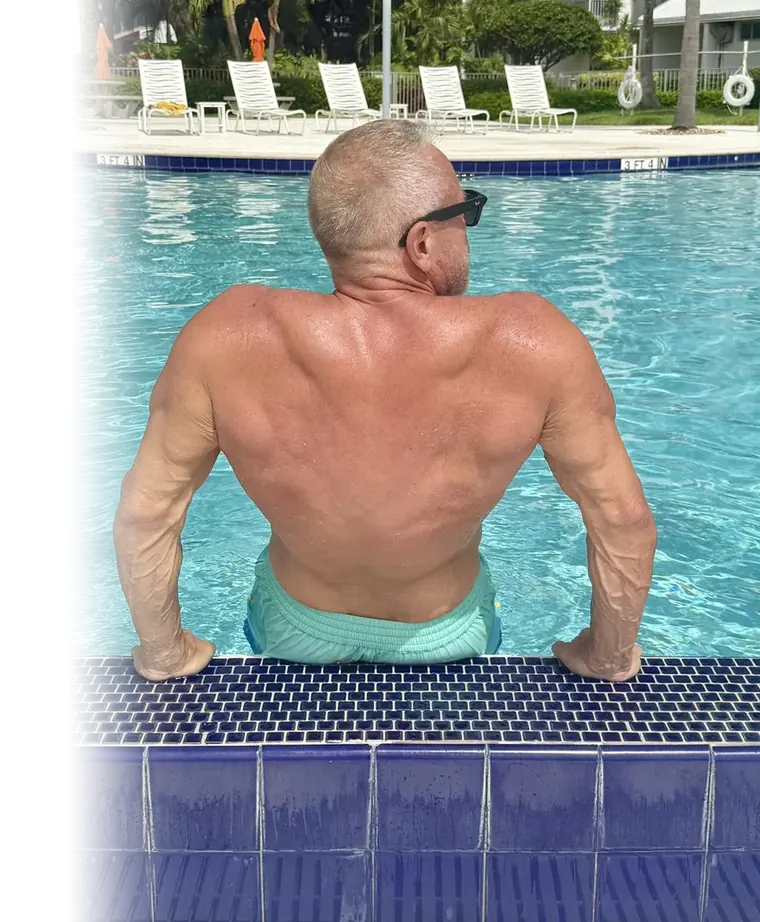 Craig at the pool in Miami, back and shoulders